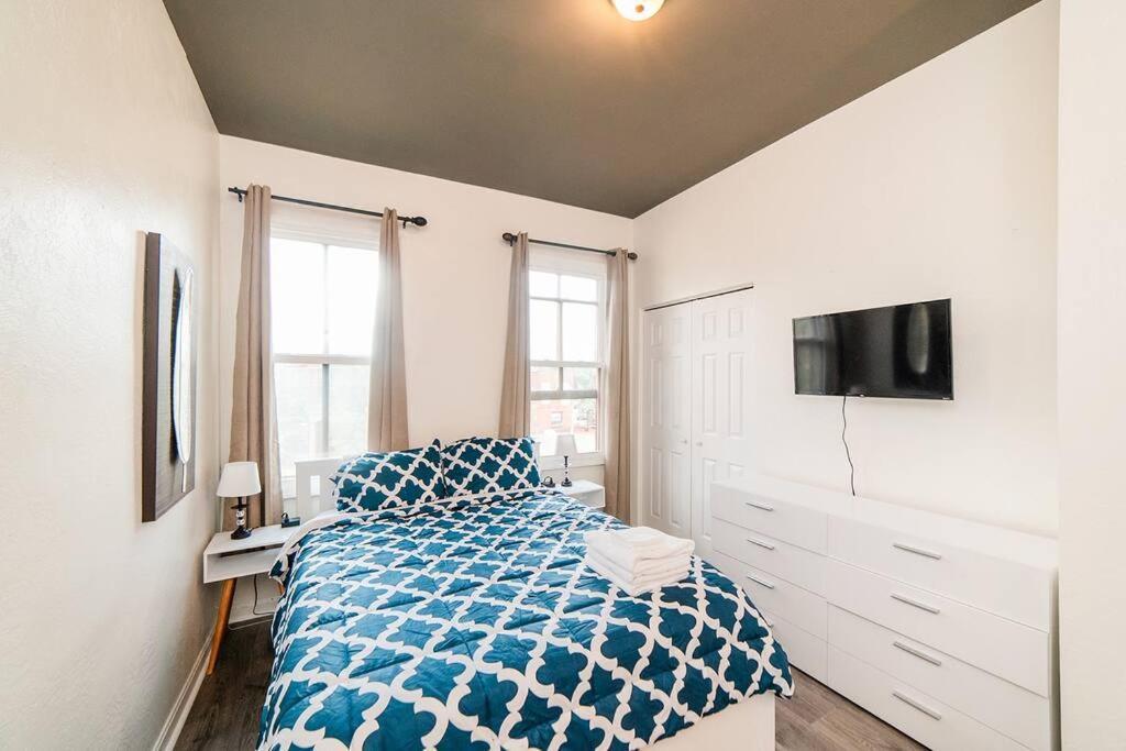 Comfortable And Walkable - Off-street Parking Apartamento *